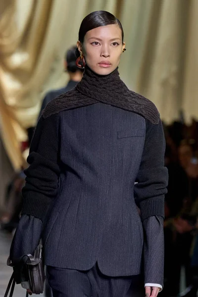 Look 9